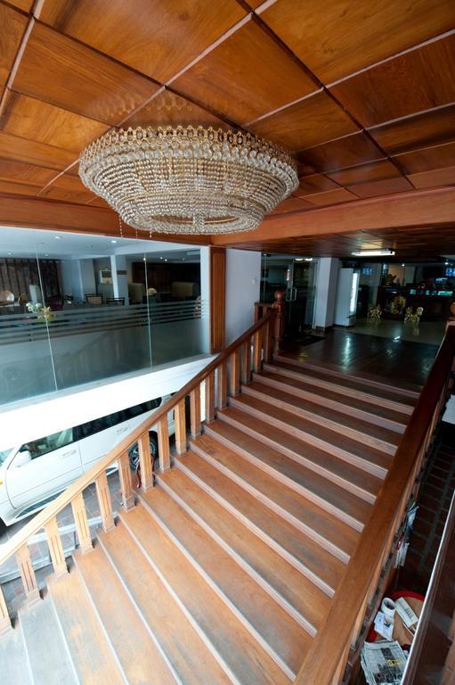 Circuit Hotel & Cafe - Nana Hotel بنوم بنه المظهر الخارجي الصورة